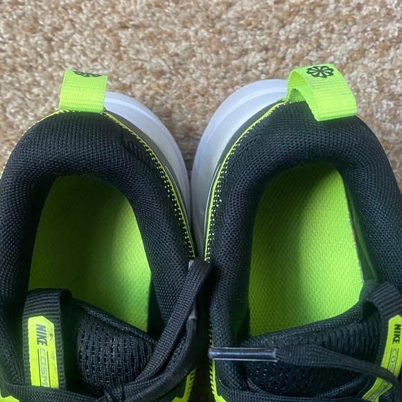 Nike Kids' Grade School Cosmic Runner Shoes, Size 3.5, Black/Volt - Picture 5 of 9